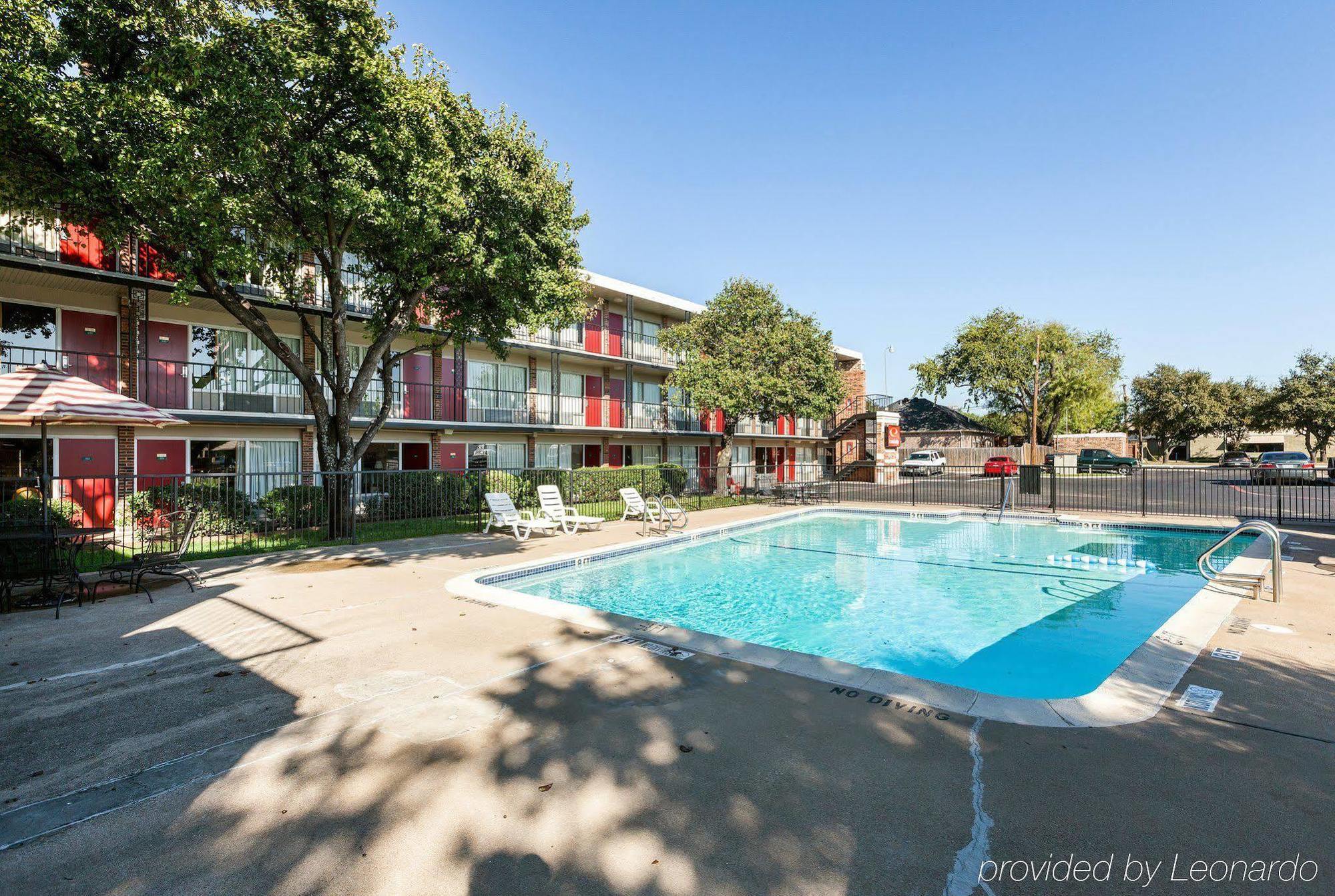 Econo Lodge Airport I-35 North Farmers Branch Exterior foto