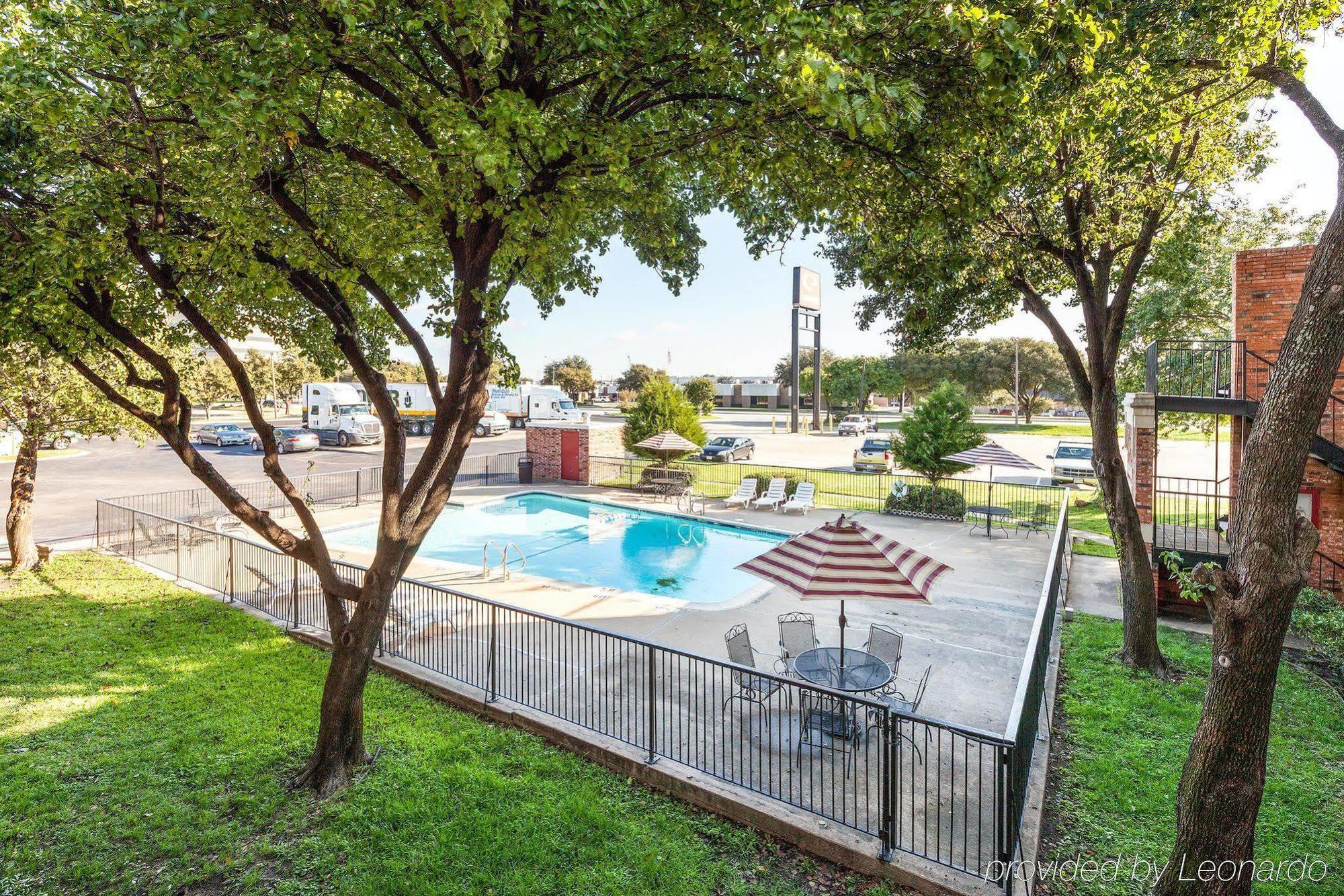 Econo Lodge Airport I-35 North Farmers Branch Exterior foto